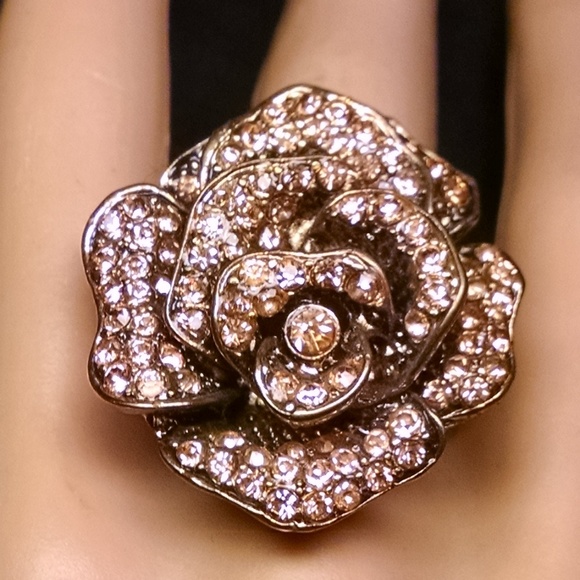 Jewelry - Elegant Fancy Rose Flower Rhinestones Sexy Ring Jewelry - Elegant Fancy Rose Flower Rhinestones Sexy Ring